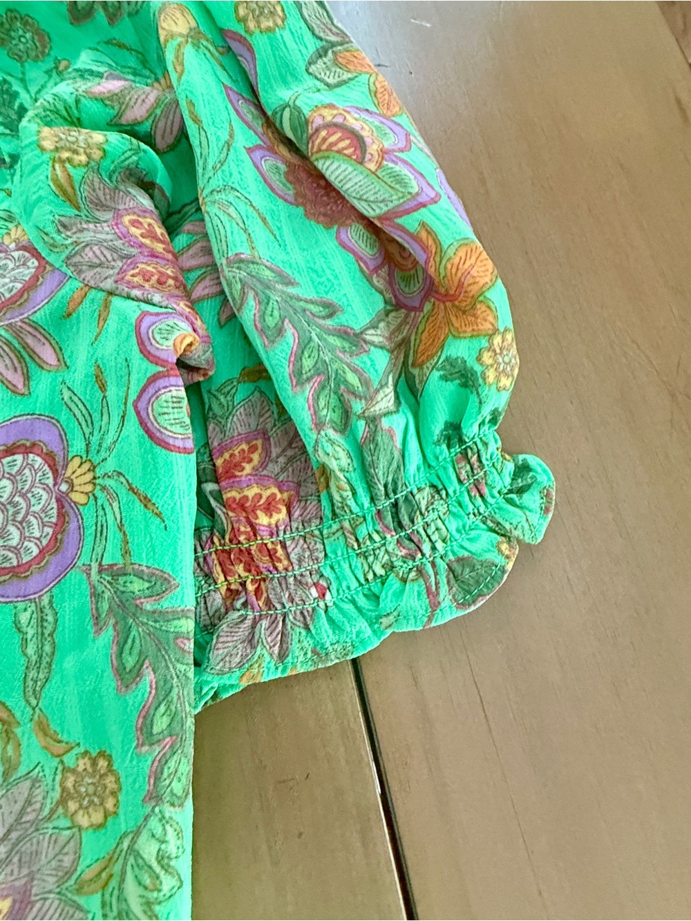 Rose & Olive Bright Green Floral Button-Up Peasant Blouse size Med - Picture 5 of 6